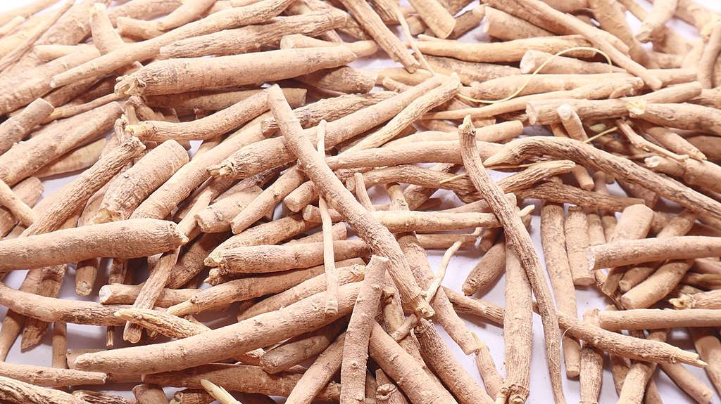 Ashwagandha is a powerful adaptogen that improves cognitive function and reduces stress and anxiety